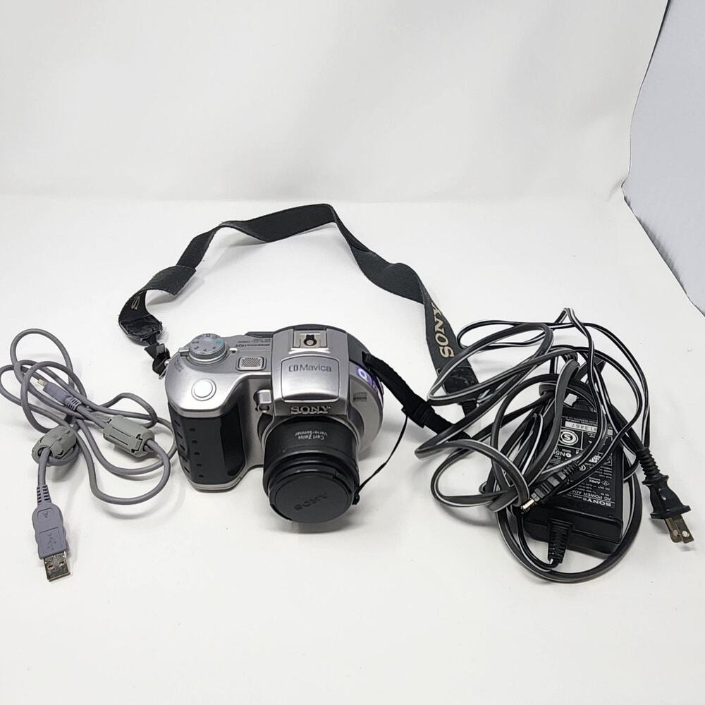 Vintage Sony MVC-CD400 CD Mavica 4.0MP Digital Camera 3X Zoom Case Charger WORKS